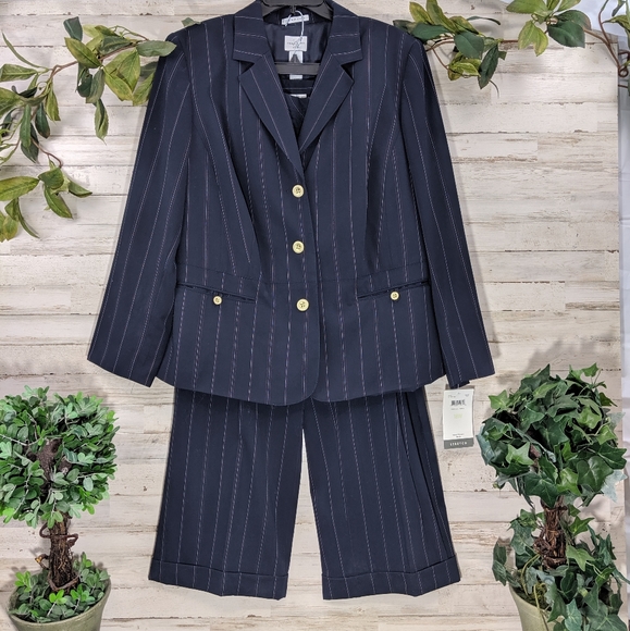 Emma James Jackets & Blazers - EMMA JAMES Nautical Twist 2 Piece Pants Suit. NWT